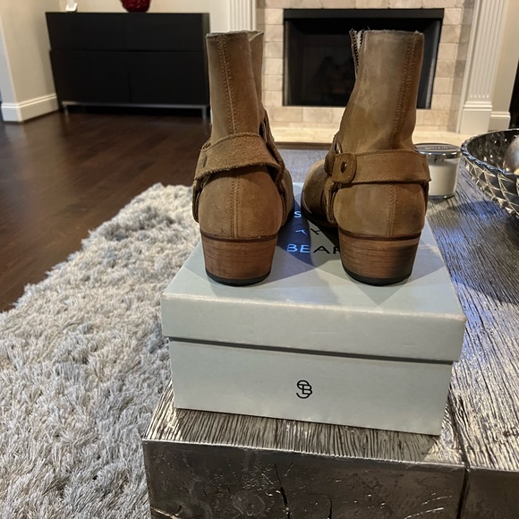 Show the Bear Apache Harness Boot in Sand - Picture 2 of 4